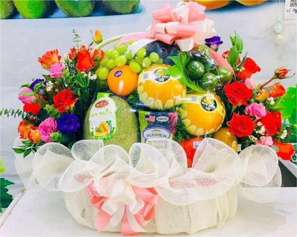 Mua giỏ trái cây